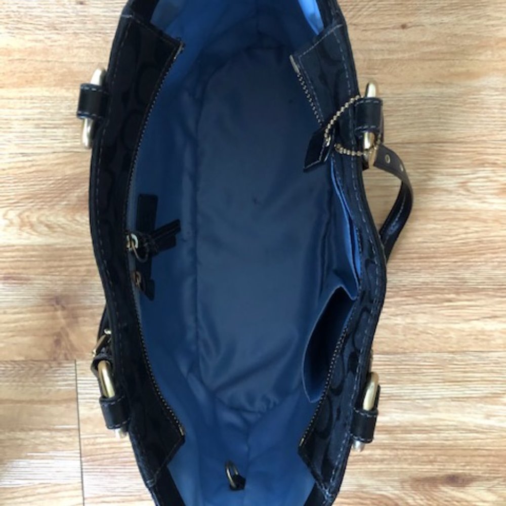 Coach Purse - Picture 2 of 4